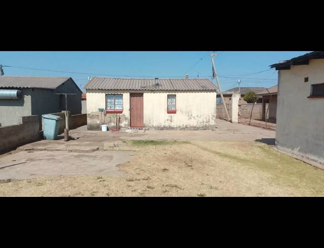 2 BEDROOM HOUSE FOR SALE IN SEBOKENG ZONE 7